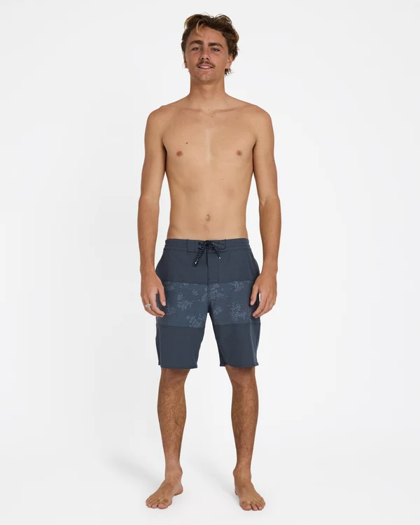 Billabong Mens Tribong Low Tide 18.5" Boardshort