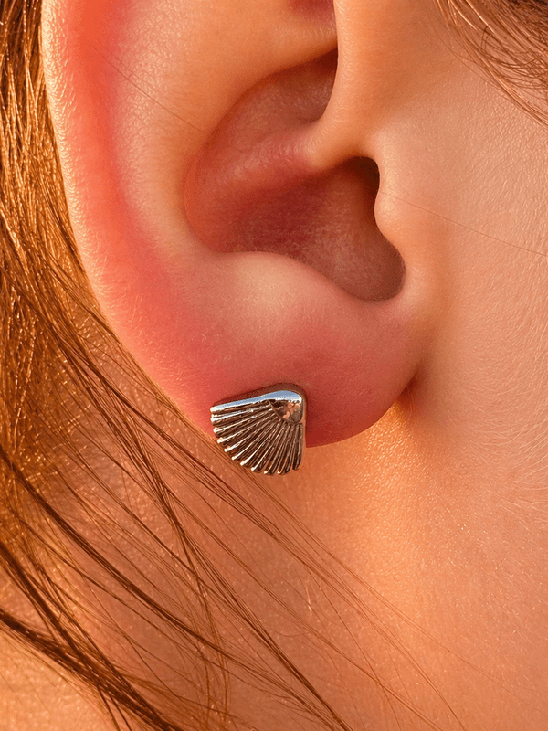 DRIFTFAN SHELL EARRINGS