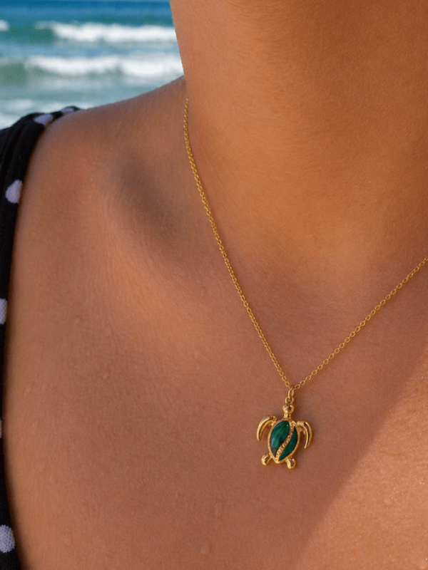 GREEN REEF TURTLE NECKLACE