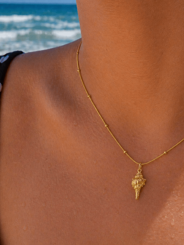 GOLDEN CONCH NECKLACE