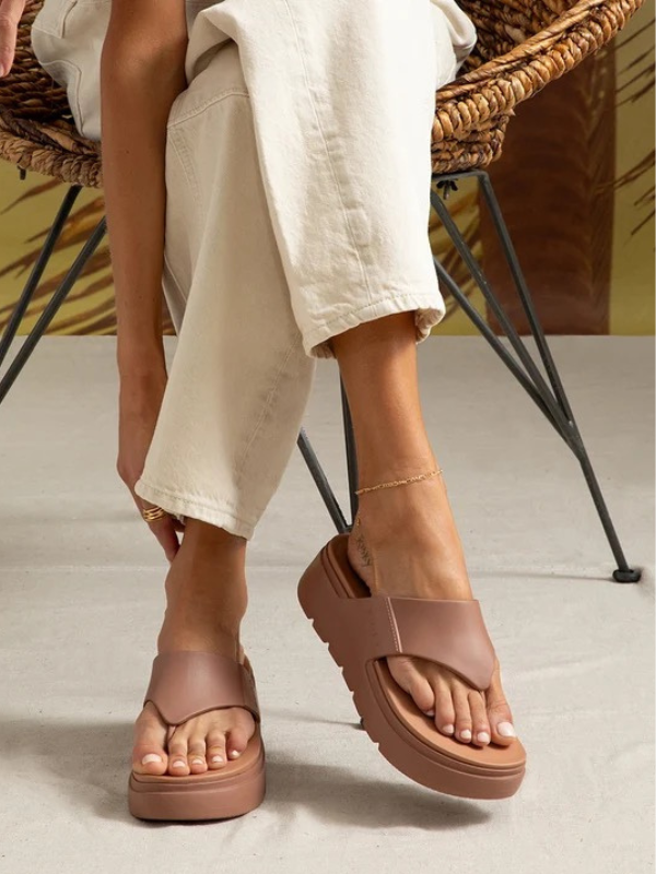 Reef Womens Cali Laguna Platform Sandals mock