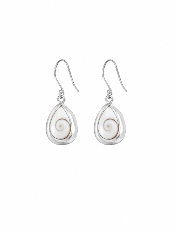 Handmade 925 sterling silver Shiva shell earrings with a unique ocean-inspired coastal design.