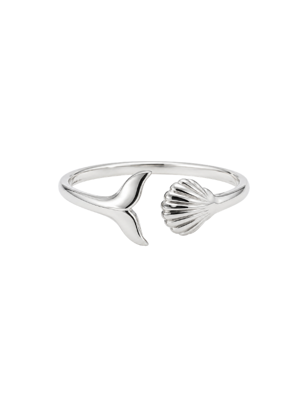 Moana statement ring featuring an ocean-inspired design for a timeless coastal look.